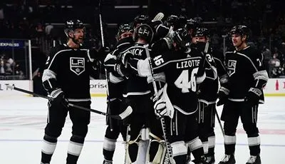 Хоккей: "Лос-Анджелес" продолжил победную серию в НХЛ