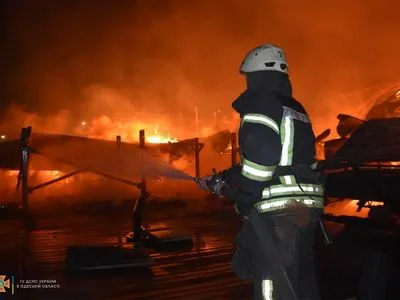 Пожар полностью уничтожил популярный одесский клуб "TrueMan"