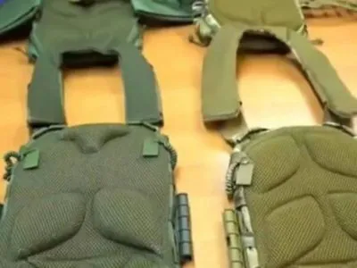 В Україні для жінок-військовослужбовців розробили бронежилети
