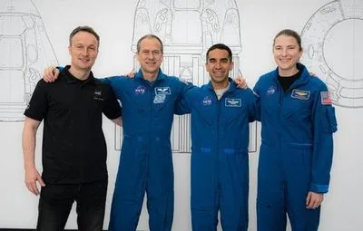 SpaceX отправит на МКС четырех астронавтов. Космонавты проведут ряд эксперементов в космосе