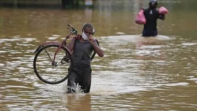 Сильный дождь на Шри-Ланке унес жизни 16 человек. Тысячи людей вынуждены переселиться