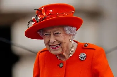 Британская королева Елизавета впервые после пребывания в больнице появится на публике