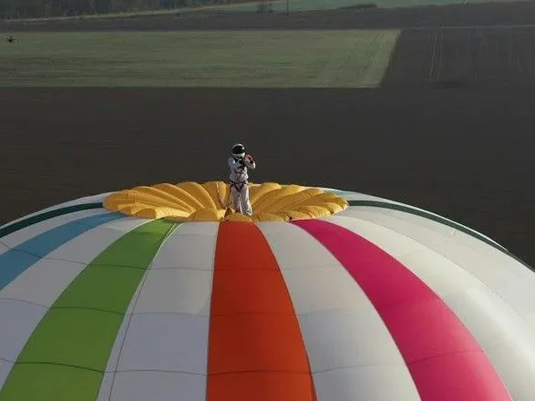 Француз установил мировой рекорд по балансированию на воздушном шаре