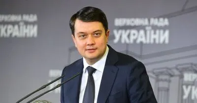 В "СН" заявили, що на з'їзді партії не планують позбавляти мандата Разумкова