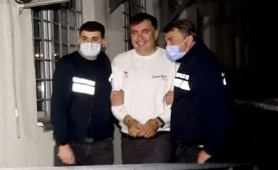 Саакашвили продолжает голодовку и отказался от переливания крови - адвокат