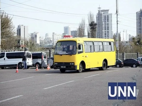 Ранок п’ятниці у Києві розпочався із заторів: де ускладнено рух
