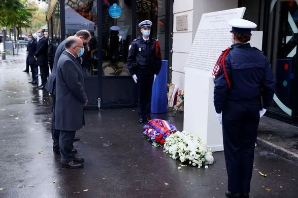 Франція відзначає шосту річницю терактів у Парижі