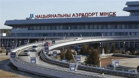 FT: ЄС може ввести санкції проти аеропорту Мінська через міграційну кризу