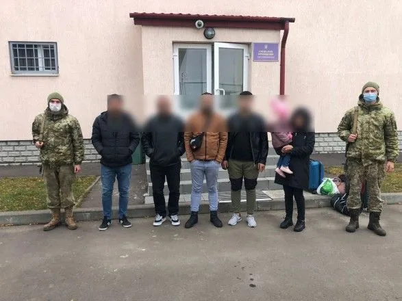 "Уверяли, что они блогеры": на украинско-польской границе задержали группу граждан Турции