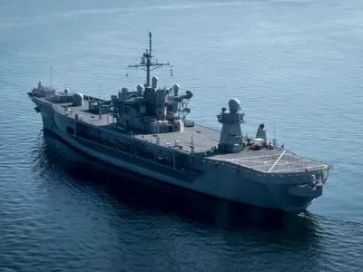 Корабль ВМС США покидает Черное море после окончания учений