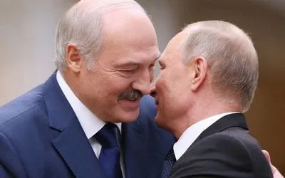 Лукашенко після Меркель зателефонував Путіну: обговорювали навчання України та США