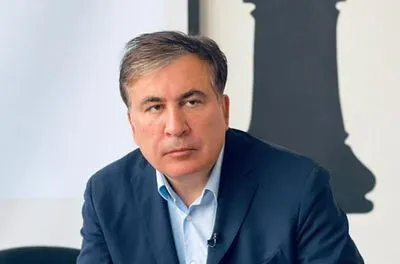 Саакашвили потерял сознание после встречи с адвокатами. Его вынесли из комнаты для свиданий на носилках