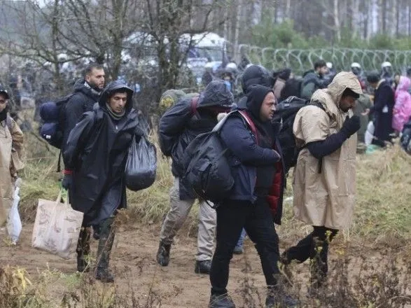 Ситуація на кордоні Польщі та Білорусі: мігранти створили новий табір