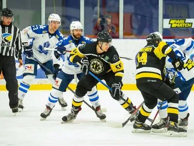 Хоккей: столичный "Сокол" в третий раз за сезон обыграл"Краматорск"