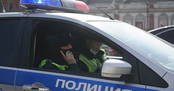 Автомобиль протаранил ограждение храма Андрея Рублева в Москве