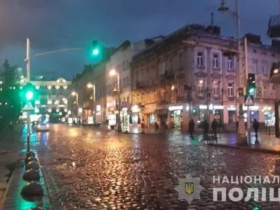 В центре Львова водитель маршрутки сбил двух женщин: одну из них "протащил" до конечной остановки