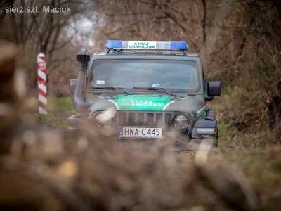 Польша сообщает об около 200 попытках прорыва границы мигрантами за сутки: за пособничество задержаны 2 украинцев