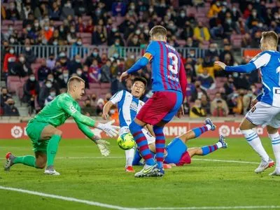 Гол с пенальти принес “Барселоне” победу в дебютной игре Хави во главе клуба