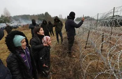 Польща вважає, що криза на кордоні з Білоруссю може стати прелюдією до "чогось гіршого"