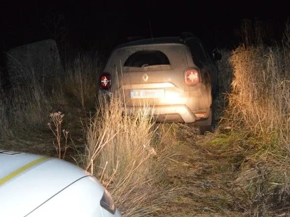Во Львовской области водитель пытался скрыться и разбил два авто полиции: четверо правоохранителей получили ранения
