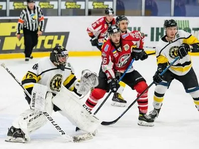 Хоккей: победа над "Краматорском" вывела "Донбасс" в лидеры чемпионата Украины