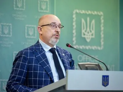 "Более 200 тысяч украинцев и украинок": министр обороны рассказал о привлечении резерва в случае территориальной обороны