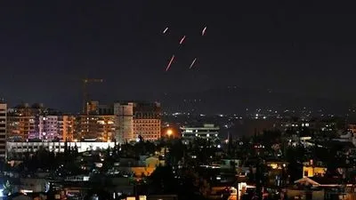 Внаслідок авіаудару Ізраїлю по центральній Сирії, 2 особи загинули та 7 отримали поранення