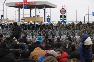 Ситуация на границе Польши и Беларуси: в результате столкновений ранен польский военный