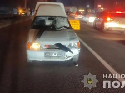 У Дніпропетровській області авто влетіло у пішоходів: на місці ДТП загинула жінка, а її 3-річний син помер у лікарні