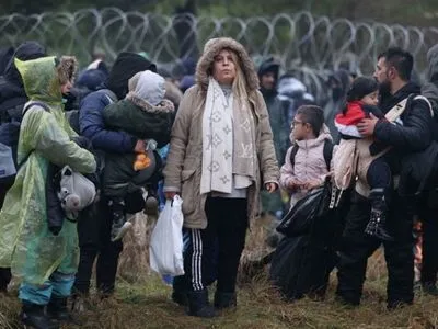 Насильно тягнуть до аеропорту: кількох мігрантів у Білорусі затримали, на них чекає репатріація