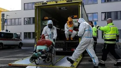 Чехія запровадить режим НС через коронавірус. Хворий на COVID-19 президент Земан покине госпіталь в суботу