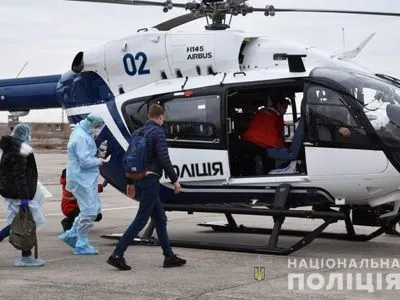 Поліцейський гелікоптер доправив до Києва онкохворого чоловіка