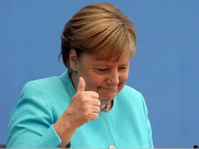 Меркель выбрала для традиционной церемонии прощания с должностью канцлера ФРГ панк-рок шлягер