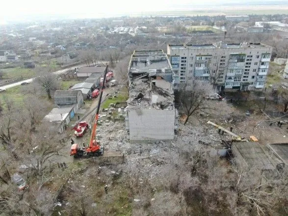 Взрыв в многоэтажке в Новой Одессе: среди завалов обнаружили женщину без сознания