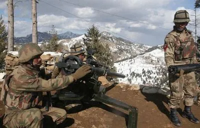 Пакистан заявляє, що бойовики вбили двох солдатів біля афганського кордону