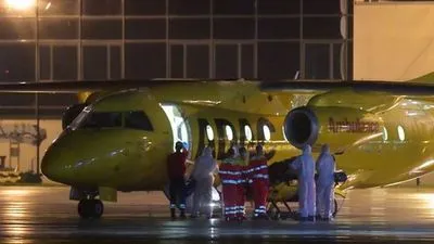 У 13 пассажиров, прибывших в Нидерланды из ЮАР, обнаружили "омикрон"-штамм коронавируса