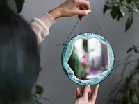 Українка перетворює звичайні дзеркала у витвори мистецтва