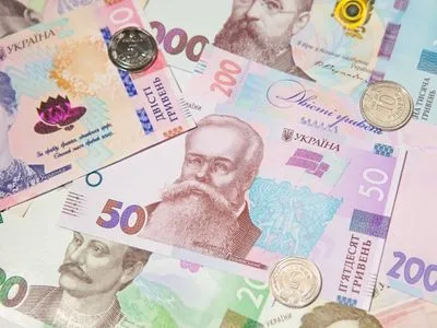 Реальна зарплата українців за місяць скоротилася на 2,2%