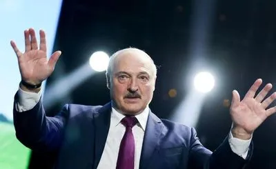 Лукашенко заявил, что договорился с Путиным о визите в Крым. Поездка будет означать признание полуострова “российским”