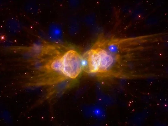 Телескоп NASA сфотографировал биполярную туманность "Муравей"