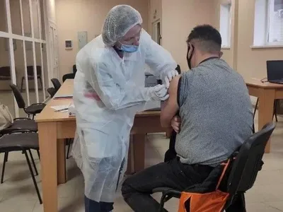 Верещук: на КПВВ у Херсонській області відкрили пункти вакцинації
