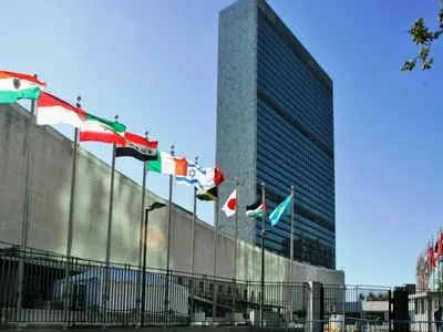 Спецоперація біля штаб-квартири ООН: озброєний чоловік здався