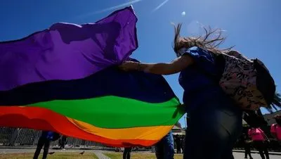 В Чили легализовали однополые браки