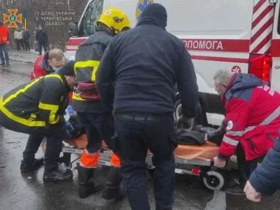 Смертельна ДТП під Черніговом: повідомляється про вцілілого водія вантажівки