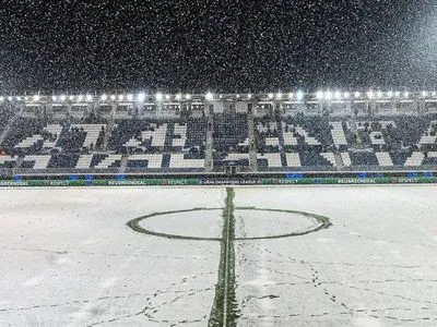 Матч Лиги чемпионов перенесли из-за сильного снегопада