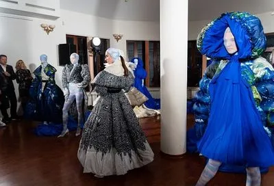Одежда из отходов: Наша Ряба и Andre TAN представили эксклюзивную fashion-коллекцию ICARIA