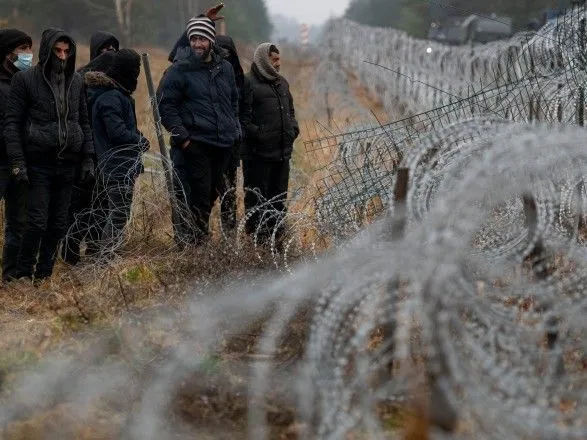 Британія відправить до Польщі 140 військових інженерів через міграційну кризу