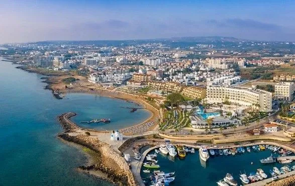 На Кіпрі виявили перші випадки зараження штамом Omicron