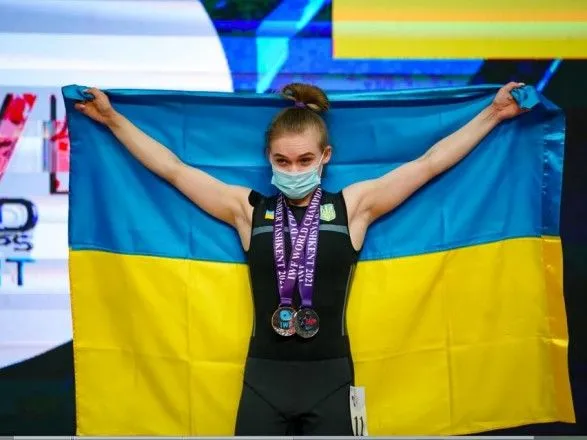 Украинка завоевала две медали на чемпионате мира по тяжелой атлетике