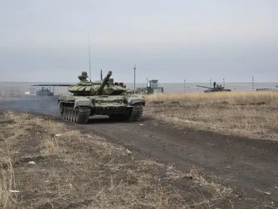 Россия провела танковые учения со стрельбами у границ Украины и в окупированном Крыму